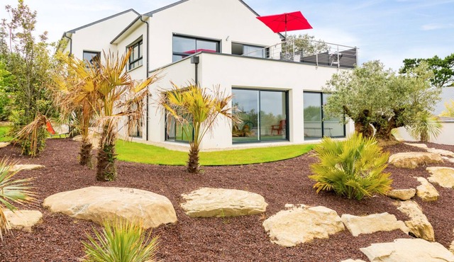 Villa sea view swimming pool beach for 20 to 24 persons