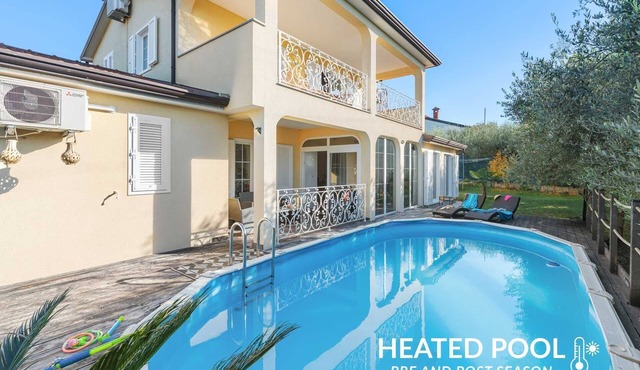VILLA SEABIRD Holiday House with Private Pool