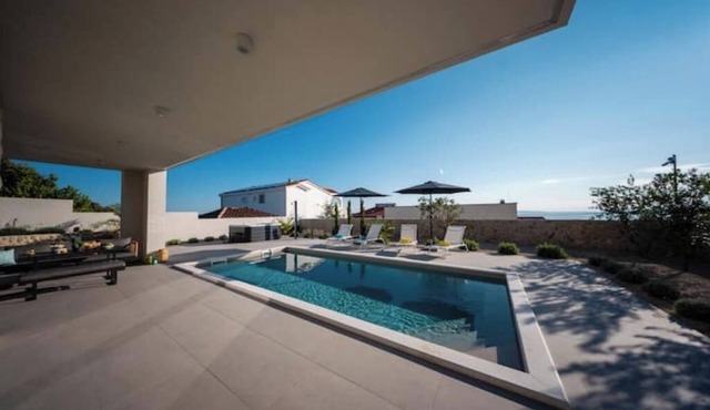 Villa Sempreviva - Villa with Pool, Sauna & Gym