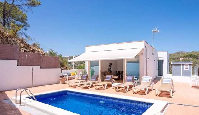 Villa Senia, close to Sitges with private pool