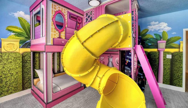 Villa Serendipity | Cozy Villa on I-Drive w/Spacious LR/DR, Dollhouse BR & Pool