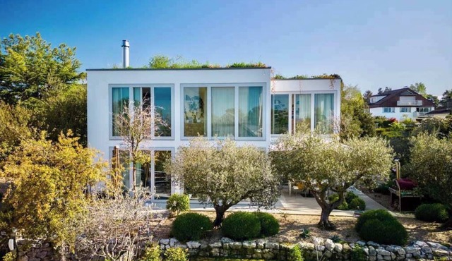 Villa Serenity Sustainable Luxury Retreat with Serviced Amenities by Lake Geneva
