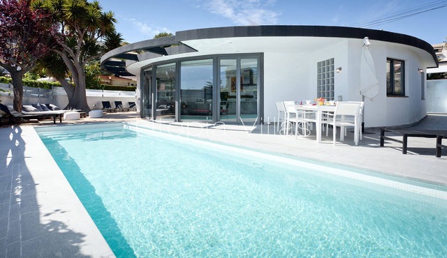 Villa Sian by Utopia Villas: Cosy familiar house in Sitges