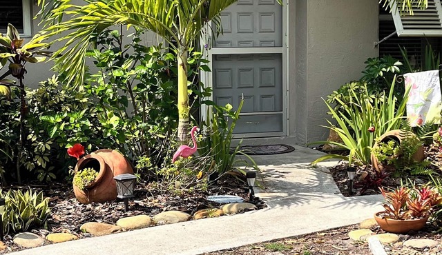 VILLA SIESTA IV-priv cottage Downtown Secret Community-Heated Pool!