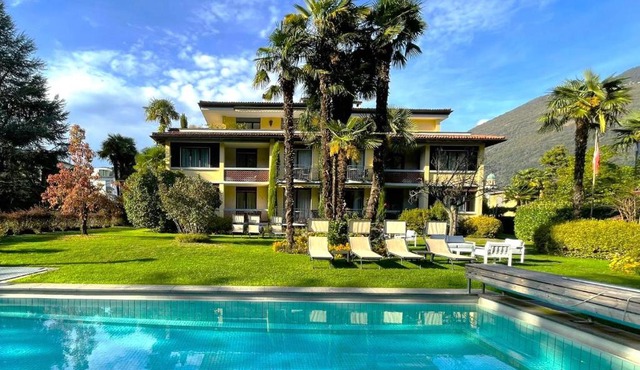 Villa Siesta, Park & Pool Living