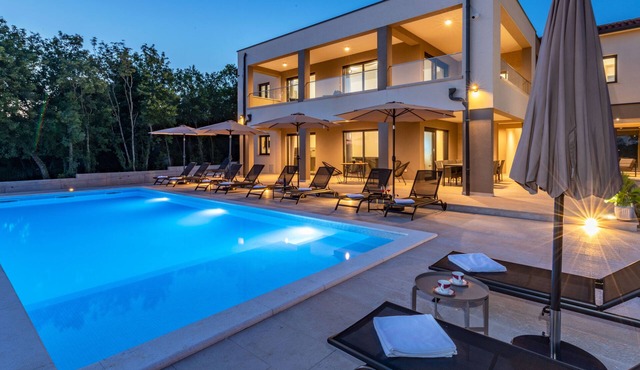 Villa Silente - Luxuriöse und Moderne Villa nur Wenige Minuten vom Meer Entfernt