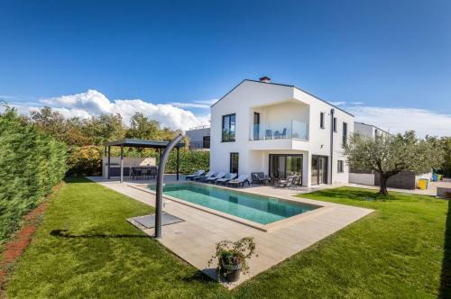 Villa Silvia by Villsy