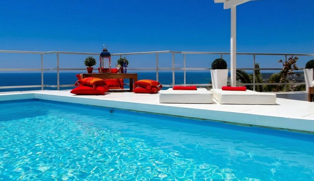 Villa Sitges Altavista. Breathtaking view. Beach 18 min walk. A/C South.