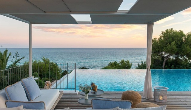 Villa 'Sitges Casa Del Mar' with Sea View, Wi-Fi and Air Conditioning