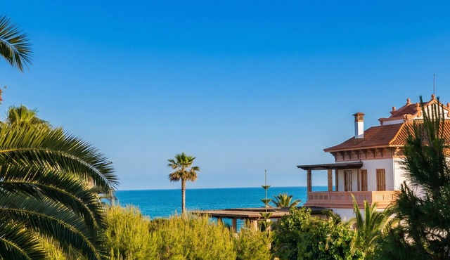 Villa Sitges Tupinetti. 100m/beach. Renovated. Cozy Garden by Weekly Villas