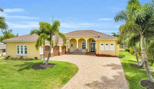 Villa Siva - 3b/3b just off the Caloosahatchee river in CAPE CORAL