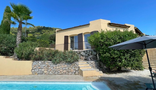 Villa Sleeps 10, 4 Bedrooms, with Pool and Sea and Mountain View