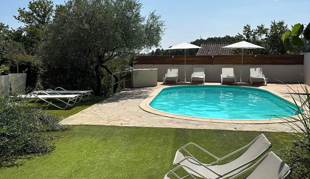 Villa sleeps 12, high level of comfort, 10 minutes walk from the center of Anduze.