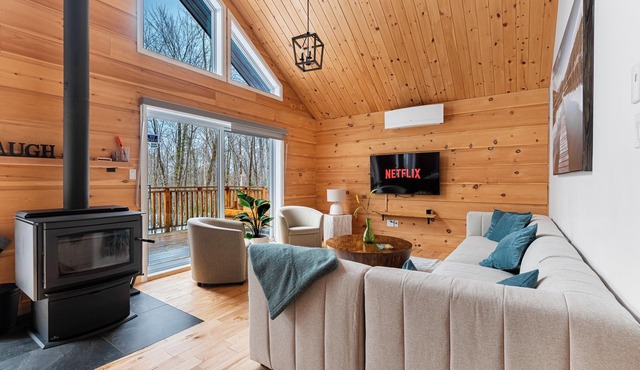 Villa Sofia | Cozy Family Vacation Rental - spa - 4 min Carling Lake Golf Club