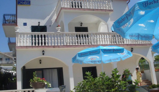 Villa Sofija, Bed and Breakfast 300 Meter zum Strand mit Eigenem Parkplatz