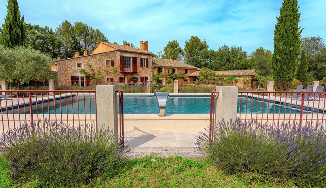 Villa Solandra: Family house for rent in Roussillon