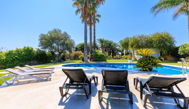 Villa SOLANO - Only Families