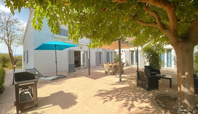 Villa Sole e Mare | 200 m from the beach, bungalow 4 bedrooms, garden 1500 sqm