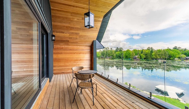 Villa Somnia - Luxury on the water