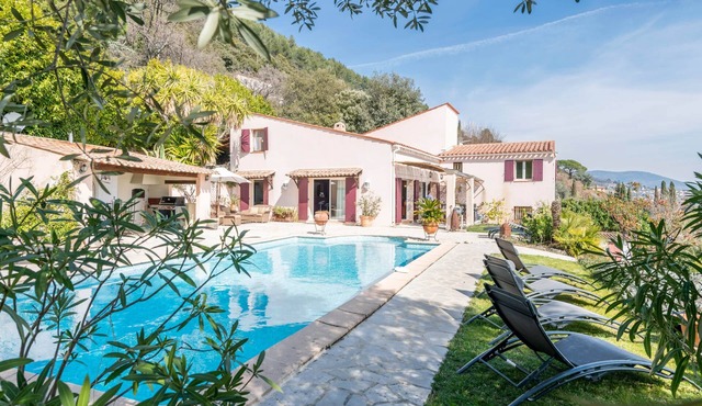 Villa Spéracèdes - The French classic