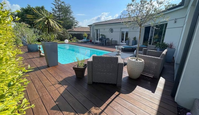 Villa Spa au coeur des vignes, piscine, sauna, jacuzzi, salle de sport et jardin