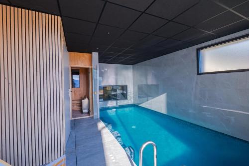 Villa & Spa Kyo-Alpes, piscine intérieures privées-Belledonne