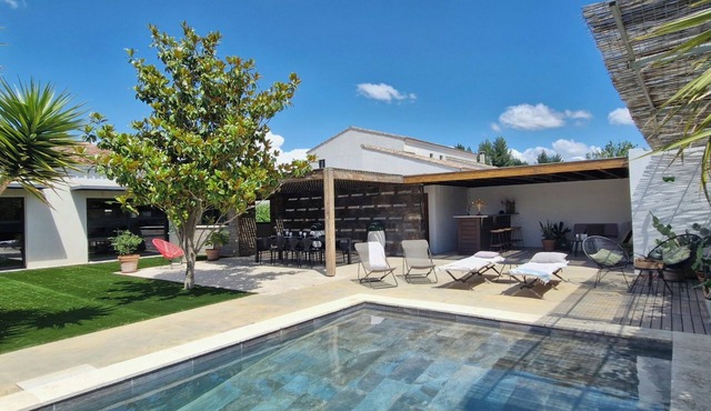 Villa Spacieuse de Plain Pied Avec Piscine, Pool House, Proche du Golf