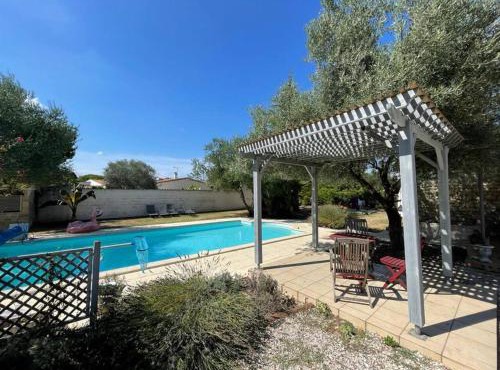 Villa spacieuse à Saint-Sulpice-de-Royan avec piscine privée