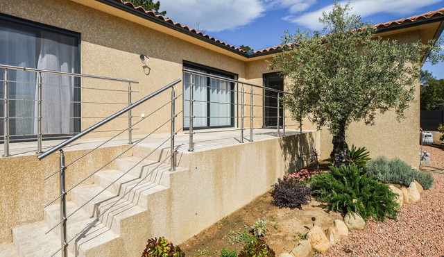 Villa spacieuse avec piscine