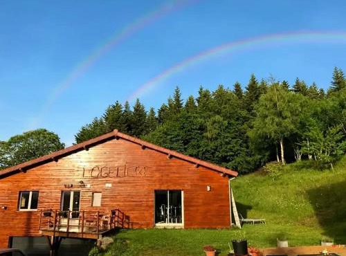 Villa spacieuse avec piscine à Saint-Sauveur-en-Rue