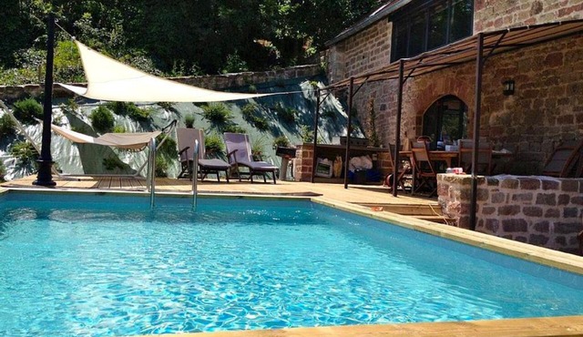 Villa spacieuse à Noailhac avec piscine privée