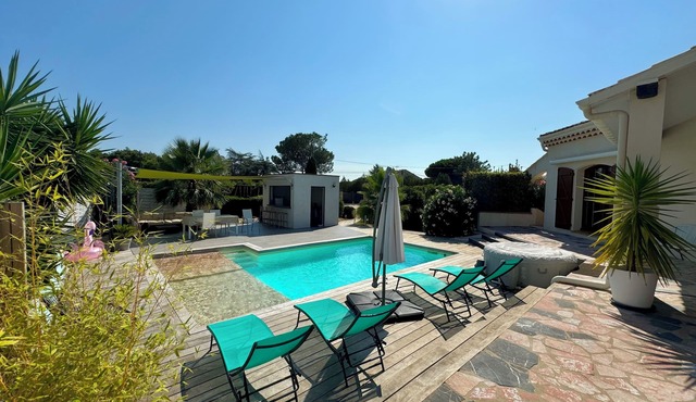 Villa Spacieuse Avec Piscine Privée