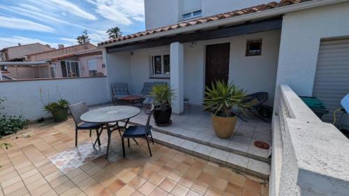 villa spacieuse avec terrasses et équipements prémium