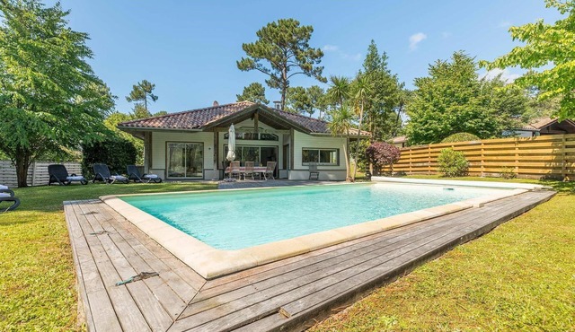 Villa Spacieuse et Moderne Avec Piscine Privée!