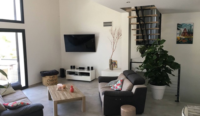 Villa splendid view on Pic Saint Loup Swimming pool/Jacuzzi near Montpellier