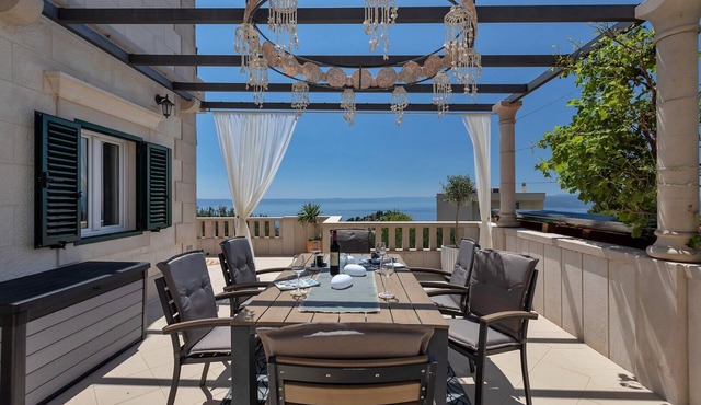 Villa Spring in Makarska, private pool