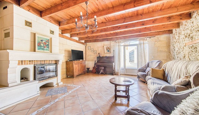 Villa 'St Genès' with Private Garden and Wi-Fi