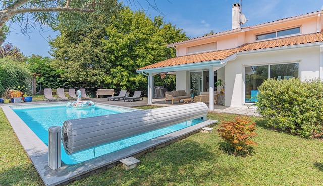 Villa "St Martin" with Private Pool, 2 Private Terraces & Wi-Fi