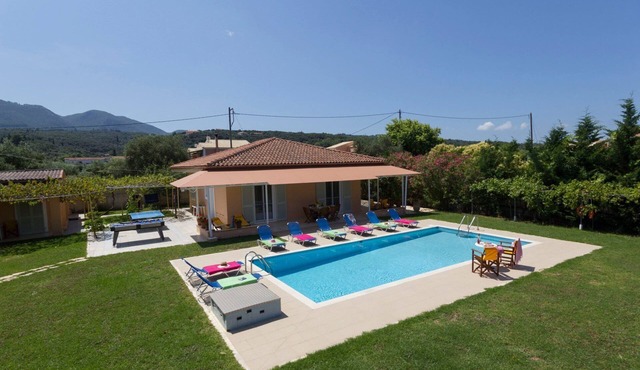 Villa Stafili by Villa Plus