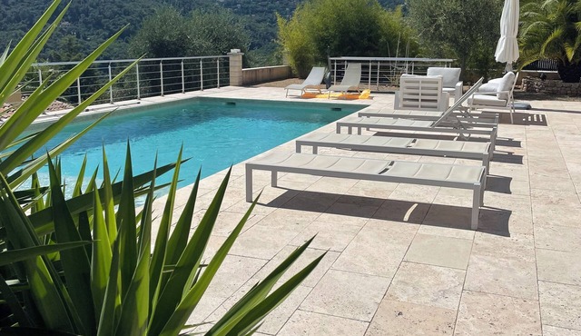 Villa Standing -piscine Privée et Jacuzzi 20 mn de Cannes