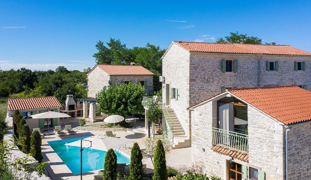 Villa Stanza Campitelli for up to 21 people in Central Istria with private pool and pet friendly