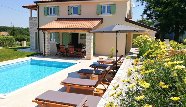 Villa Stella Juricani for 6 people near Umag with private pool only 4 km from the beach