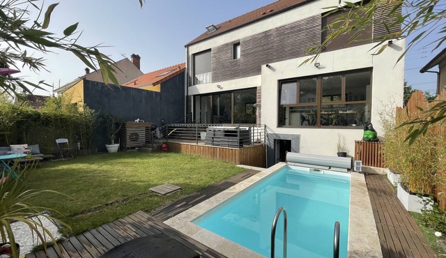 Villa Sucy with private pool