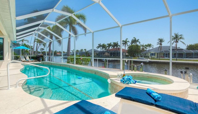 VILLA SUMMERLAND– HEATED POOL & SPA | GULF ACCESS | BOAT RENTAL + TOURS VOUCHER INCL.