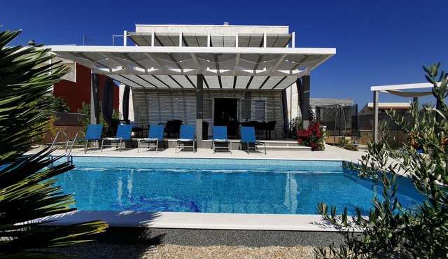 * Villa Sundowner with heated saltwater pool