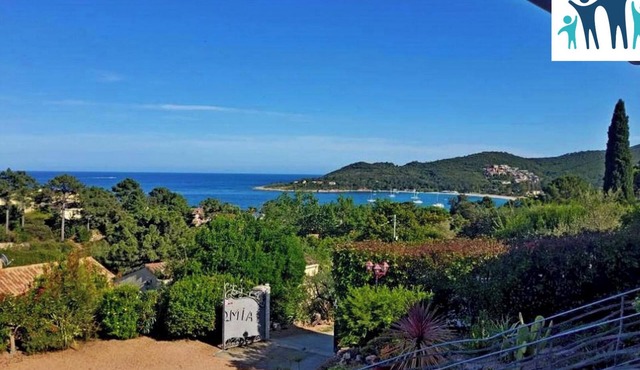 Villa, superb sea view, heated swimming pool, 9-minute walk to the beach