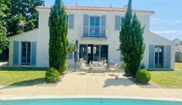 Villa sur Golf 4 Chambres et Piscine Domaine Sécurisé