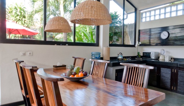 Villa Surga – Villa Near the Beach