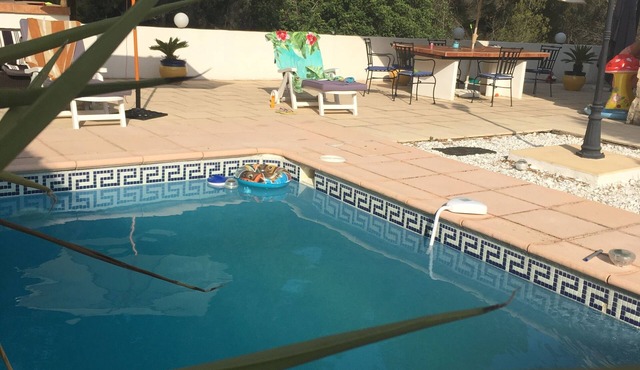 Villa Susan con piscina privada y jacuzzi in Gandia