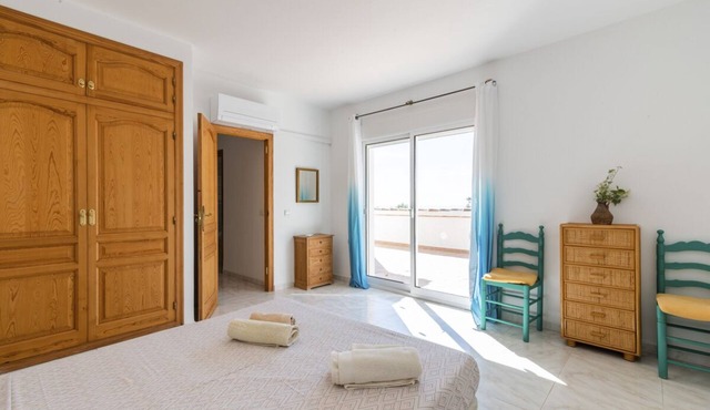 Villa Susana - Three Bedroom Villa, Sleeps 6